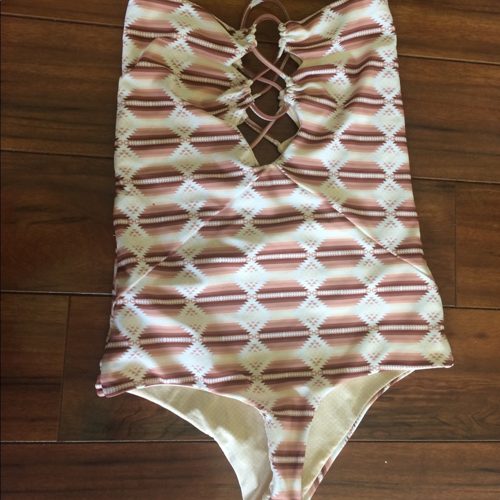 acacia one piece